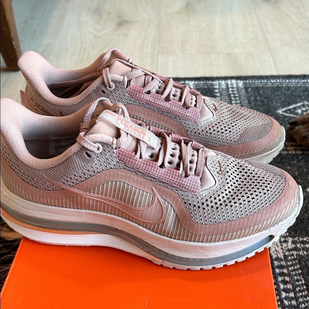 Nike Women's Pegasus Premium